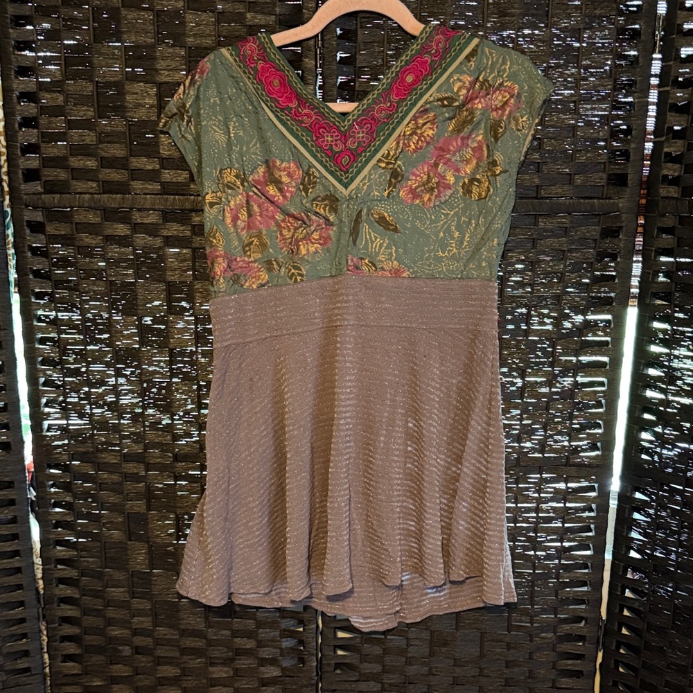 Deletta Green and Pink Embroidered V-Neck Size Large - Picture 5 of 7